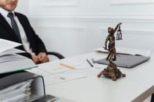 AI Tools for Lawyers 2026: No-Code Legal Automation + Comparison with 5 ChatGPT Enterprise Alternatives
