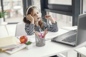 Best AI Tools for Students 2026: Free Alternatives to ChatGPT Plus for Note-Taking & Essay Writing